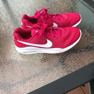 Women’s Nike AirMax Oketo